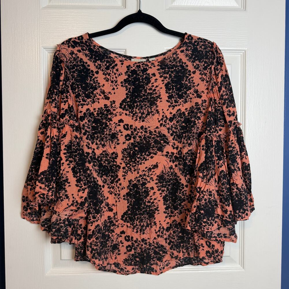 Hinge Floral Bell Sleeve Blouse Medium Coral Black 100% Viscose